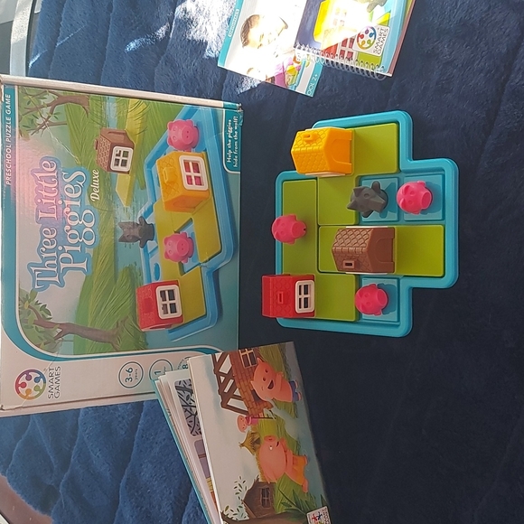 THREE LITTLE PIGGIES DELUXE GAME - Picture 1 of 10